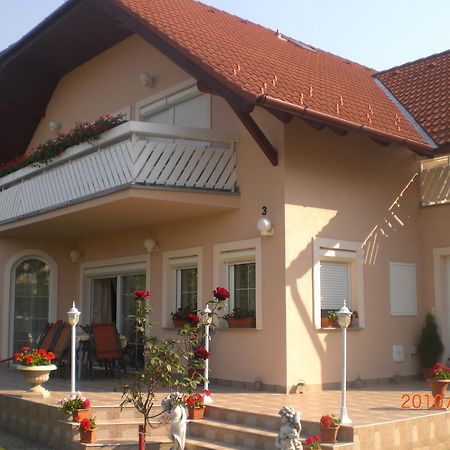 Majlath Vendeghaz Hotell Bük Exteriör bild
