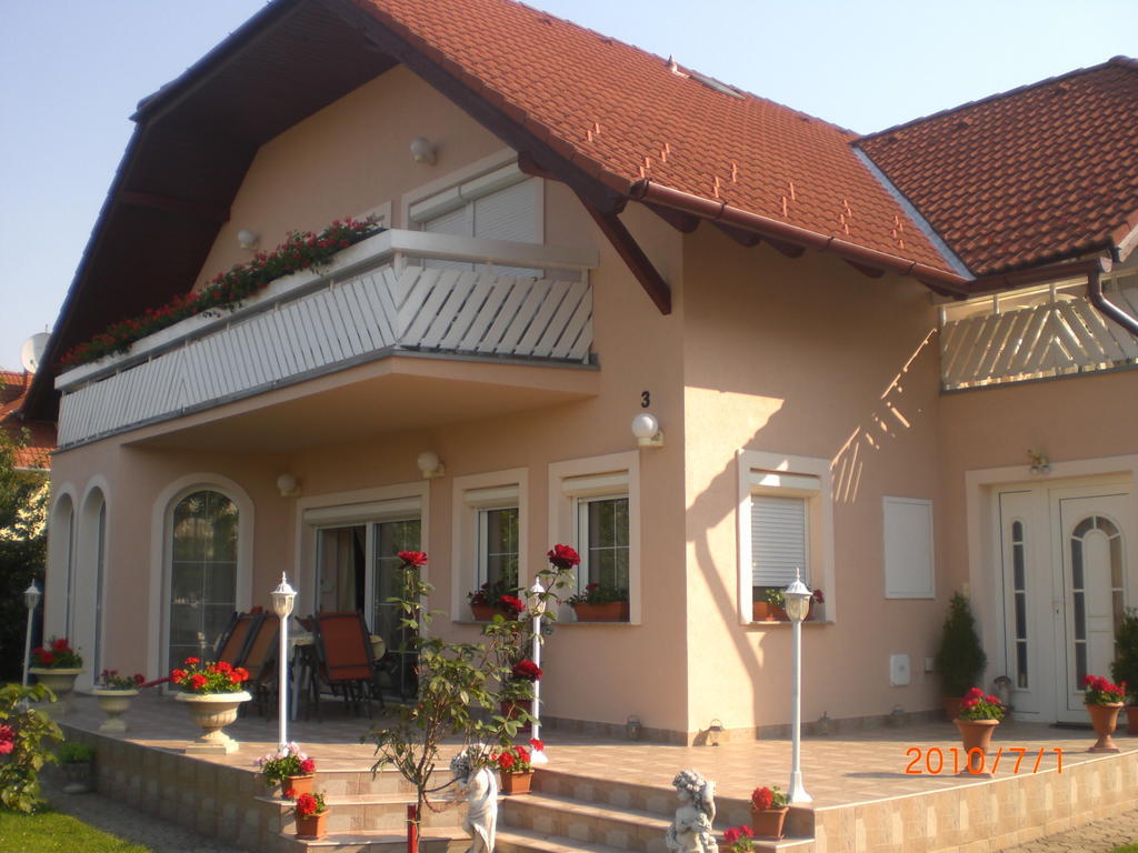 Majlath Vendeghaz Hotell Bük Exteriör bild